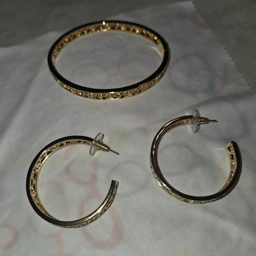 Kendra Scott Earring & Bracelet set
